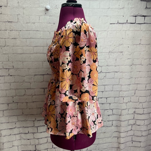 Chenault size medium floral print blouse - Picture 3 of 6